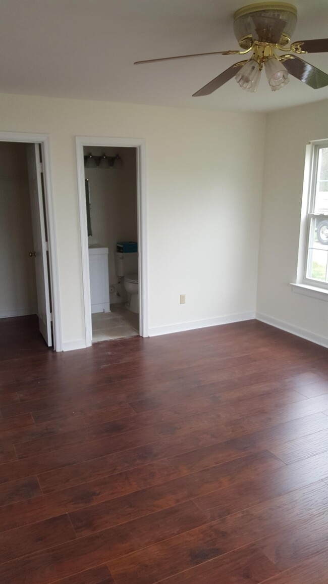 Building Photo - 6320 Walnut Forest Ct