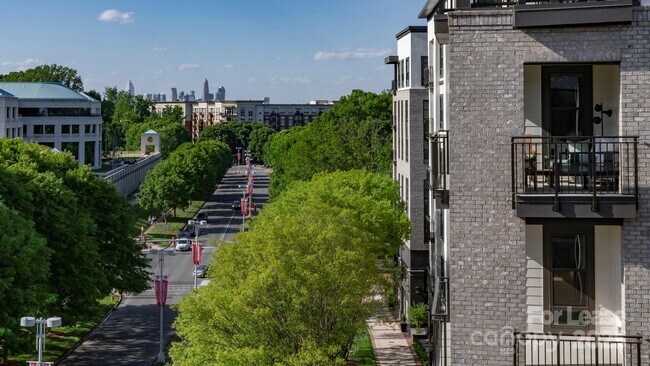 Building Photo - 4401 Barclay Downs Dr