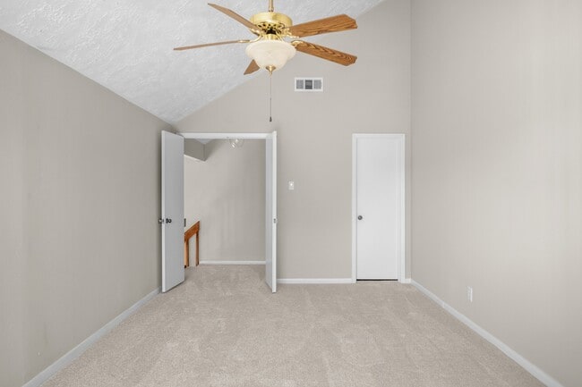 Building Photo - 705 Davis Rd