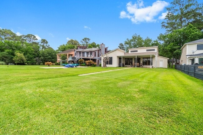 Building Photo - 2839 Hemingway Dr