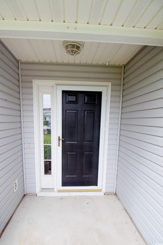Building Photo - 9490 Leeds Cir