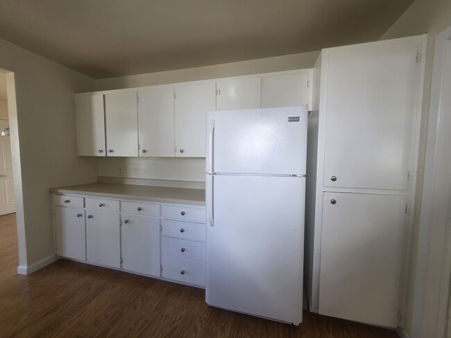 Building Photo - 1563-MHH1563 6th St NW
