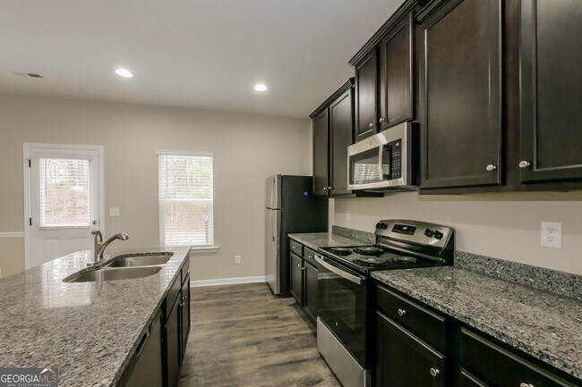 Building Photo - 6109 Oakley Rd
