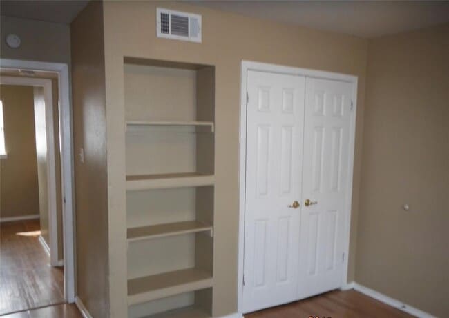 Building Photo - 5648 Pinon Vista Dr