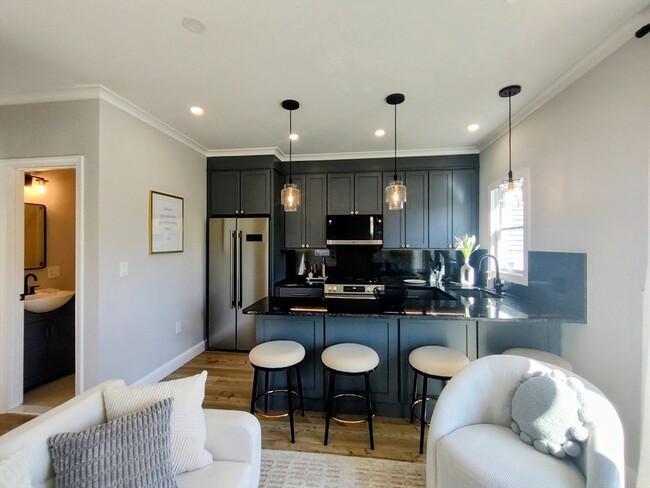 Building Photo - 93 Grove St