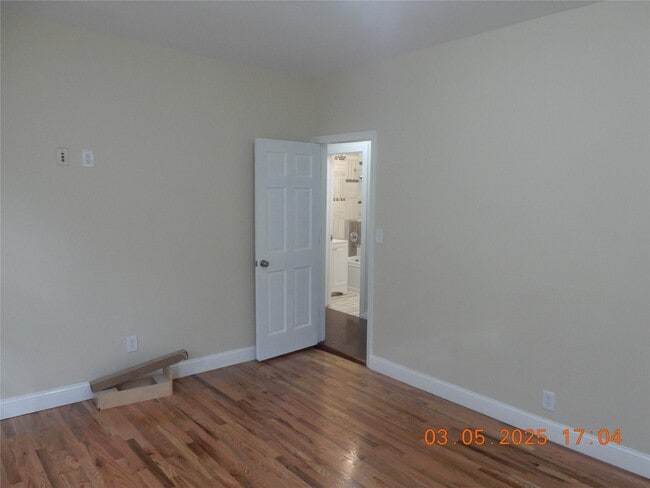 Building Photo - 402 Union Ave