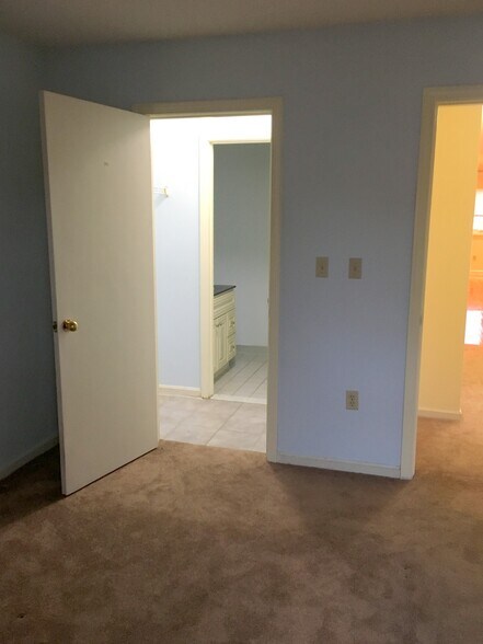 Building Photo - 620 Boston Ave