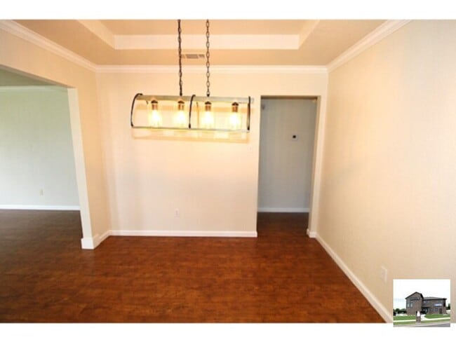 Building Photo - 3303 Solomon Dr