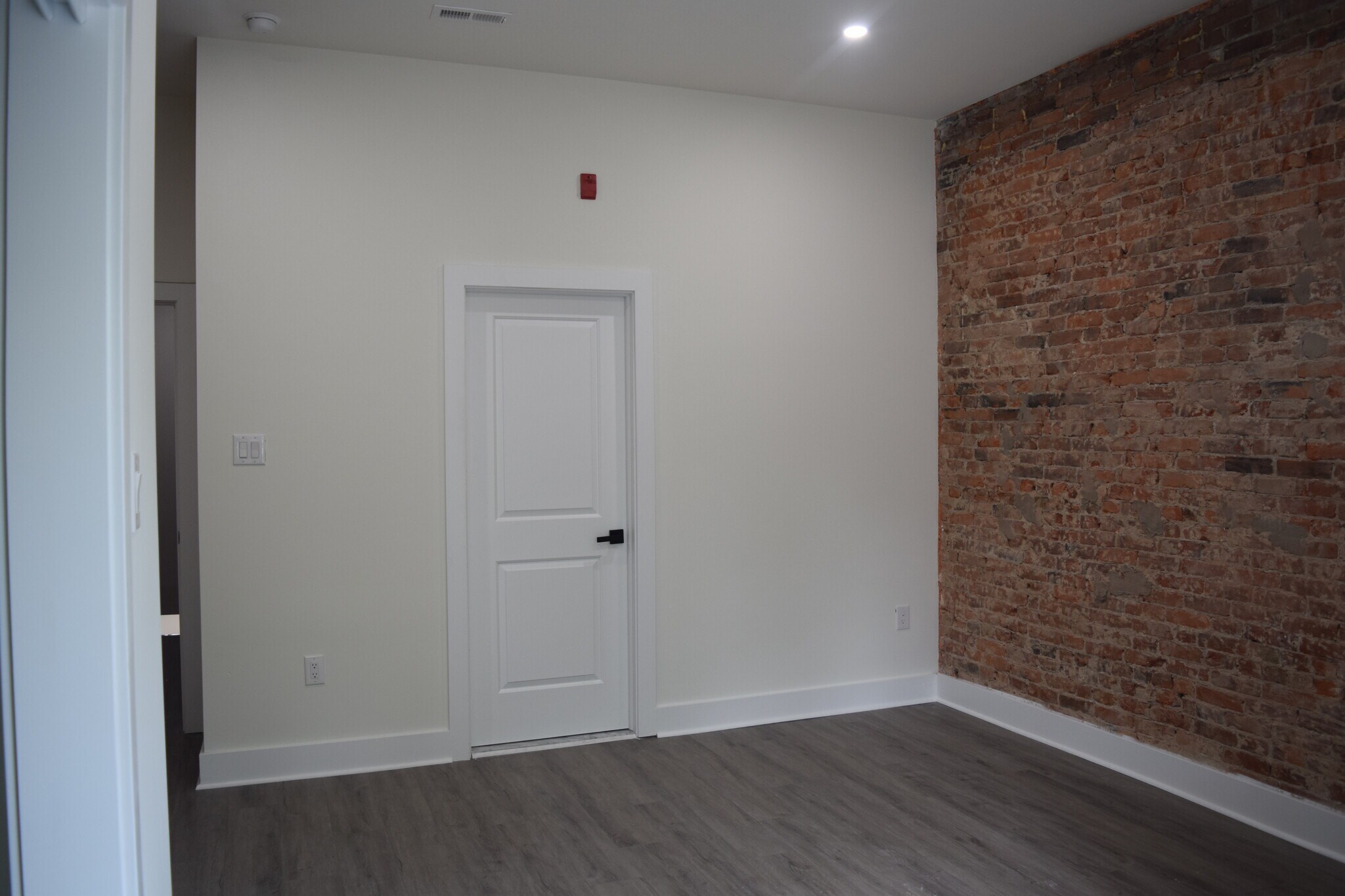 Building Photo - 6015 Baltimore Ave