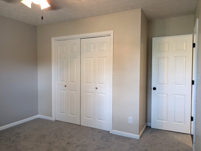 Building Photo - 10609 Sprawls Point