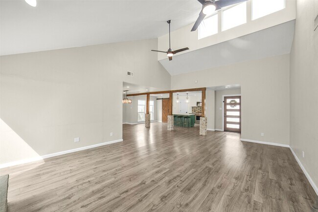 Building Photo - 12111 Whittington Dr