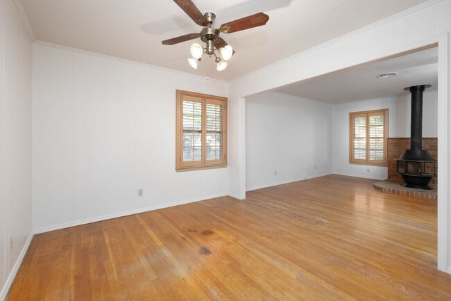 Building Photo - 2050 S Bowie St