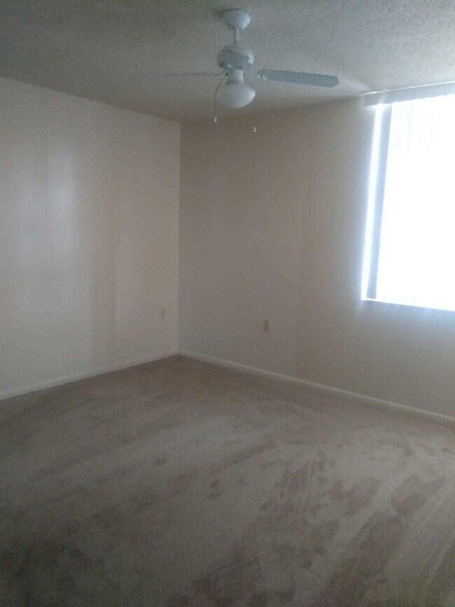 Building Photo - 3626 Whitehall Dr