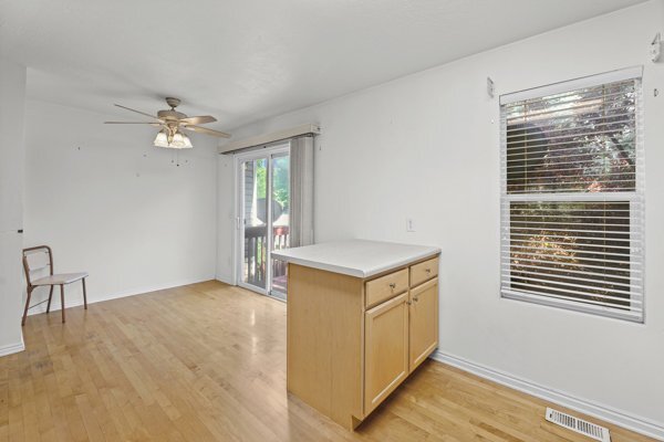 Building Photo - 1199 Dunrobin Ct S