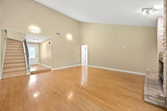 Building Photo - 11608 Big Trail