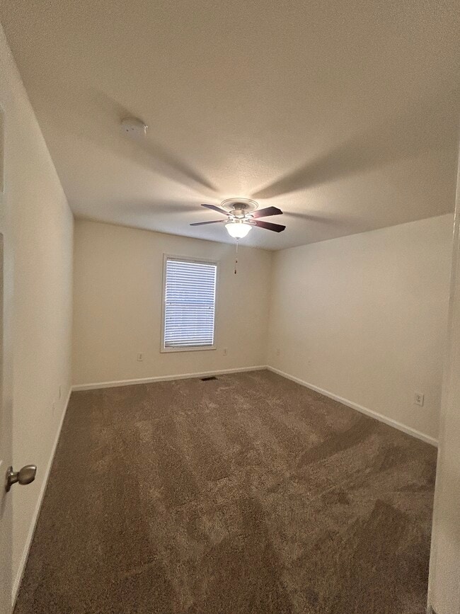 Building Photo - 1021 Fords Pointe Cir