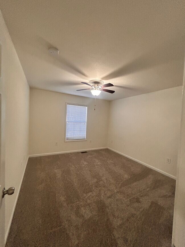 Building Photo - 1251 Fords Pointe Cir