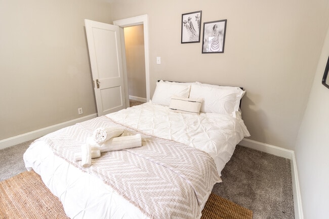 Building Photo - 1125 Wilson Ave