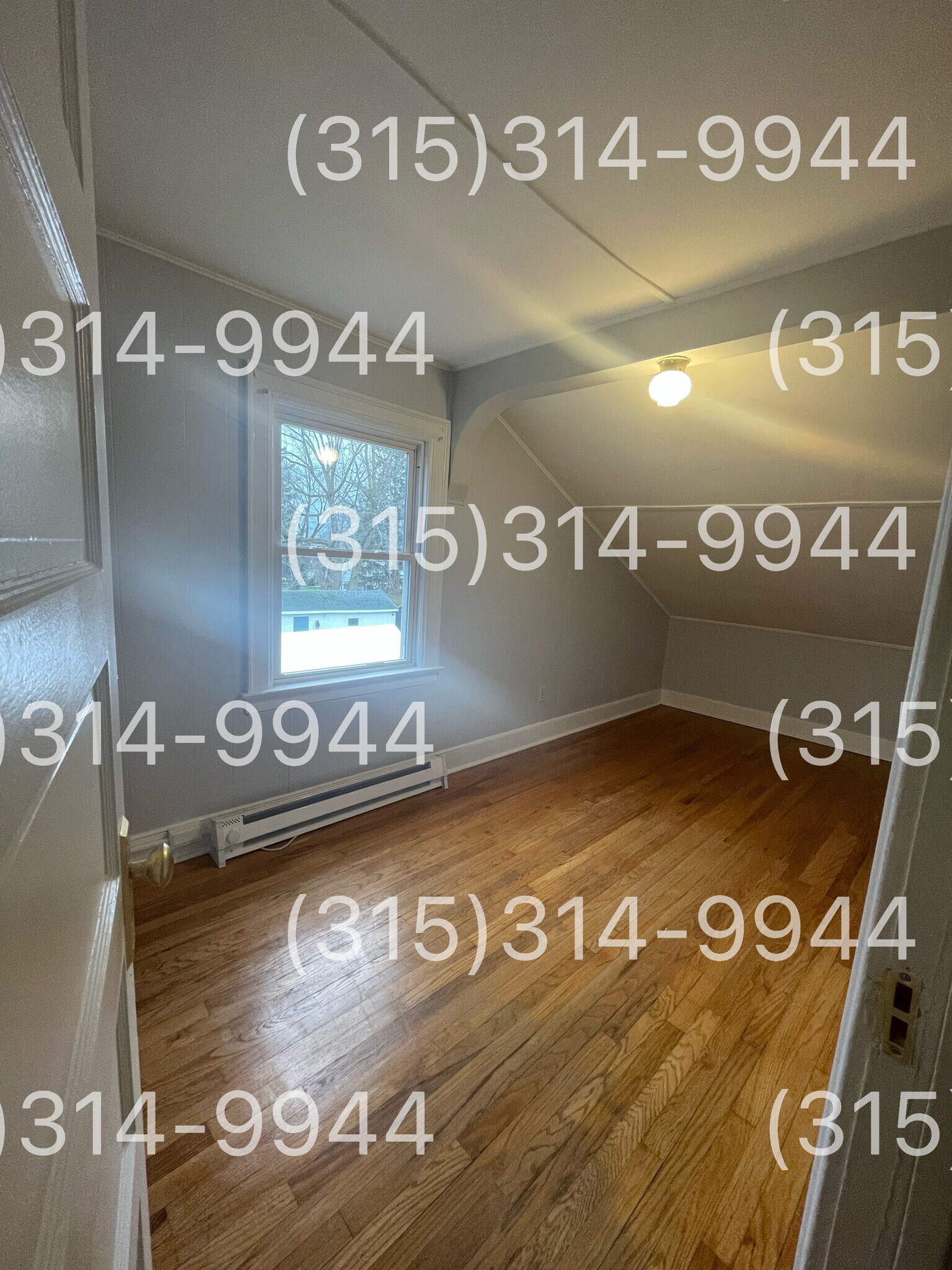 Building Photo - 211 Russell Ave