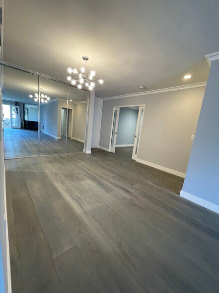 Building Photo - 901 10th St