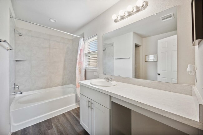 Building Photo - 7907 Hollow Root Ln