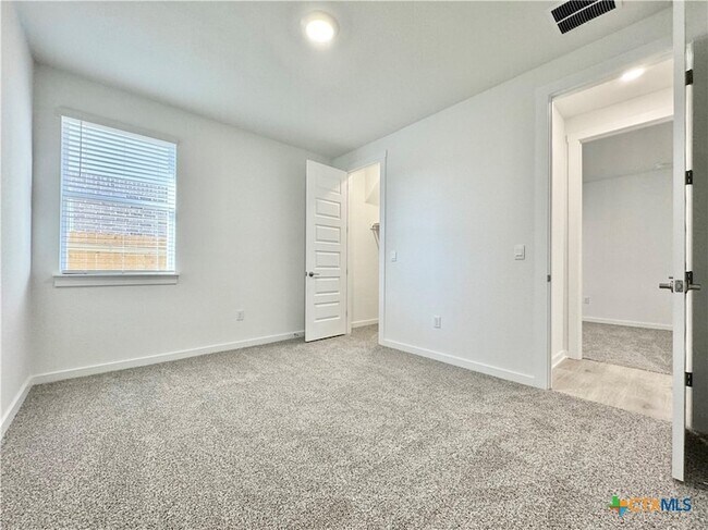 Building Photo - 329 Tinto St