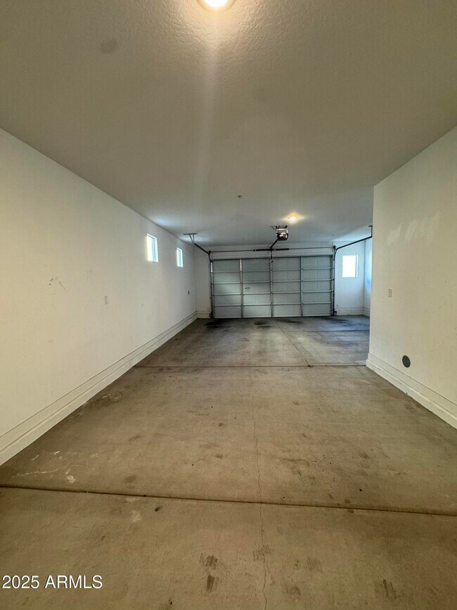 Building Photo - 1784 N 208th Ave