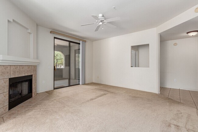 Building Photo - Beautiful 2 bed/2bath condo in Scottsdale!!