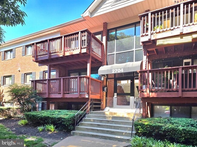Building Photo - 2704 Dartmouth Rd