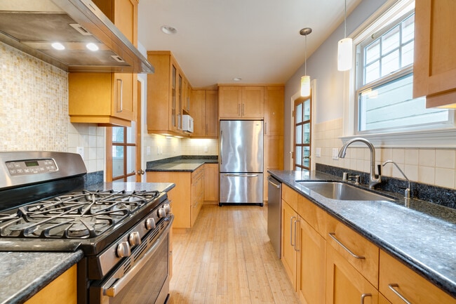 Building Photo - 1466 14th Ave