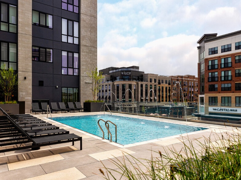 Building Photo - Epicurean
