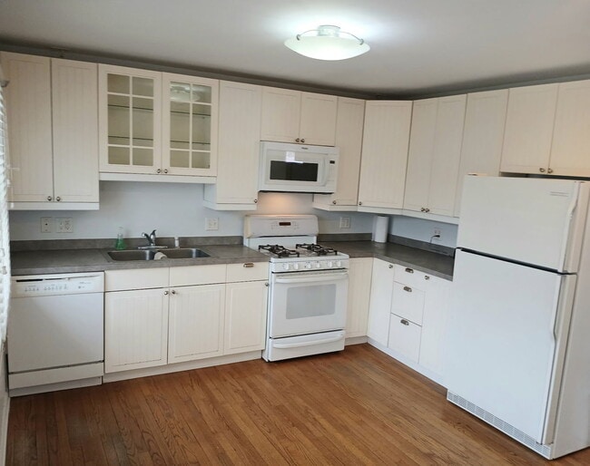 Building Photo - 1388 Gardina Vista