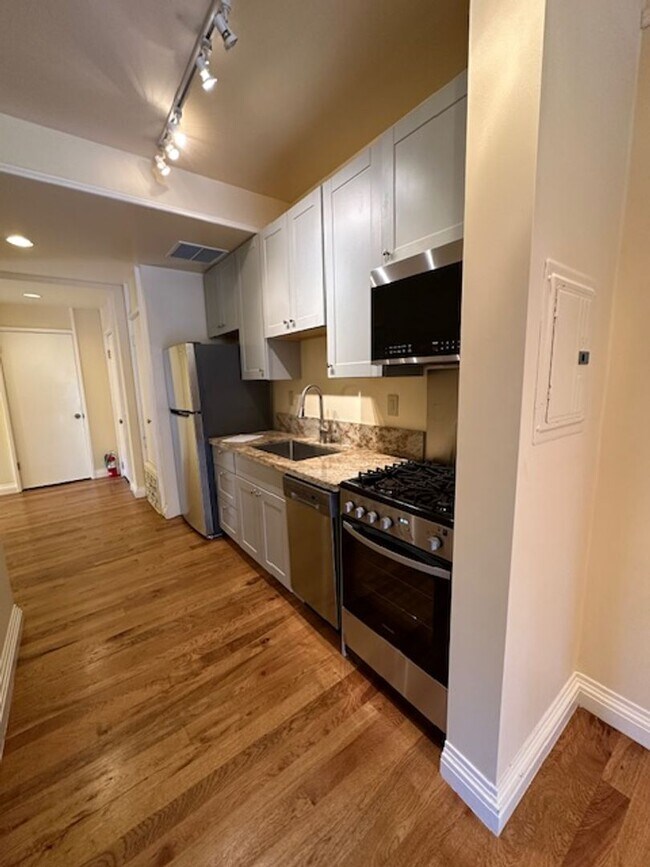 Building Photo - Live where you work! Mixed commercial use with amazing Rustic Remodeled living quarters!