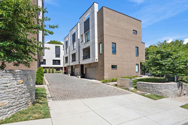 Building Photo - 1242 2nd Ave S
