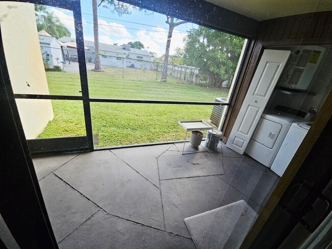 Building Photo - 5894 Longbow Ln