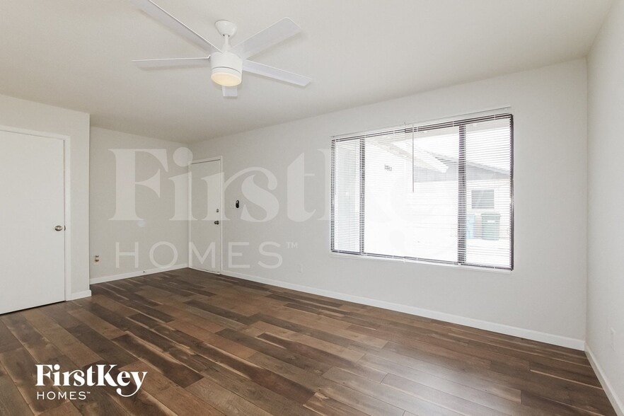 Building Photo - 10843 N 45th Ave