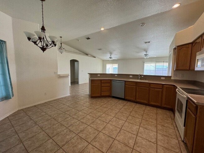 Building Photo - 3 Bedroom 2Ba with Side RV Space & fenced yard