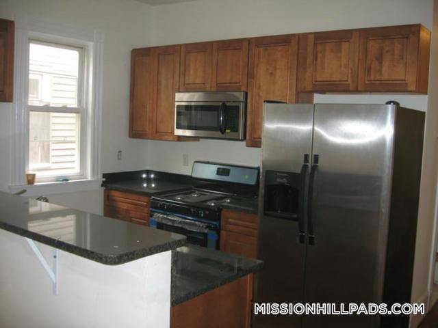 Building Photo - 8 Carmel St