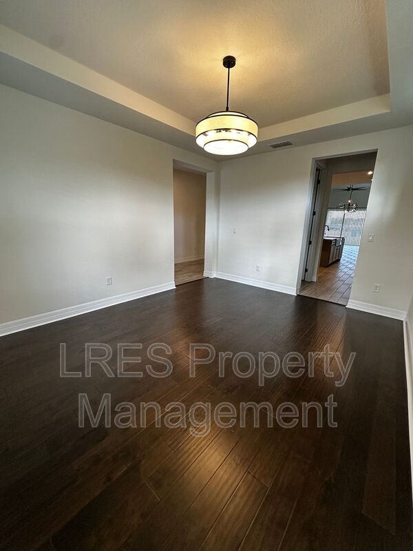 Building Photo - 9220 Sea Pne Ave