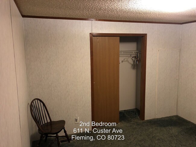 Building Photo - 611 N Custer Ave