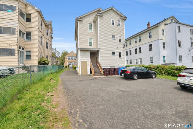 Building Photo - 50 Clinton St
