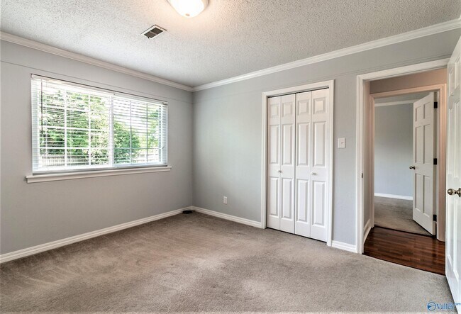 Building Photo - 1201 Aldridge Dr SE