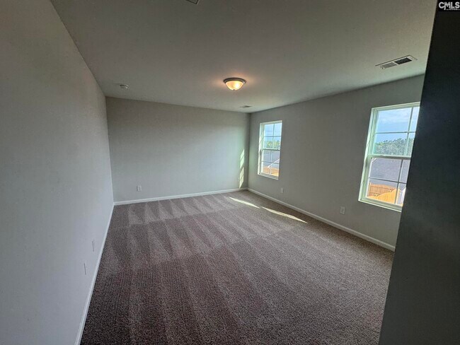 Building Photo - 3055 Hallsdale Dr