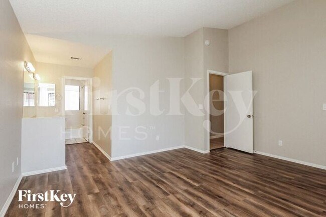 Building Photo - 6702 N 73rd Ave