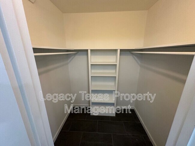 Building Photo - 3613 Wedghill Way