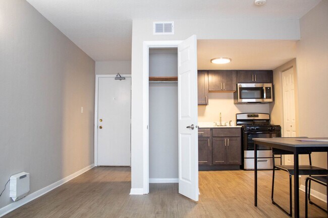 Interior Photo - 106 E Healey St