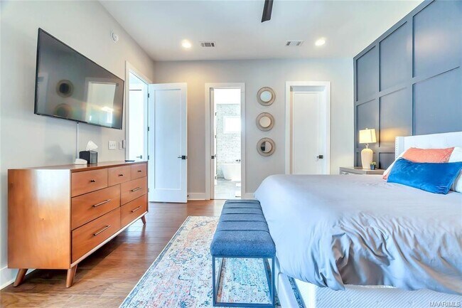 Building Photo - 7132 Fain Park Dr