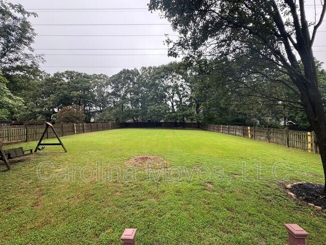 Building Photo - 102 W Field Sparrow Ct