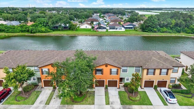 Building Photo - 2630 Edgewater Falls Dr