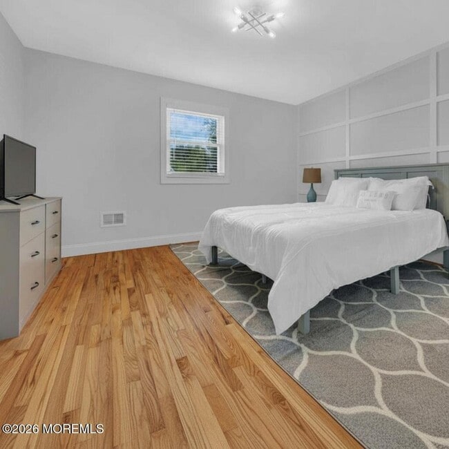 Building Photo - 1143-1145-1145 Roe Ave